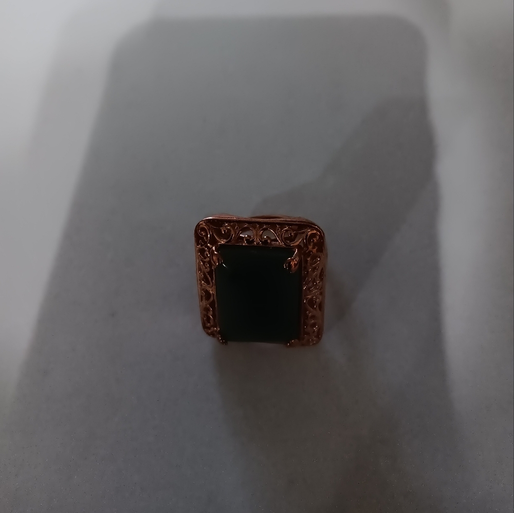Ladies Ring - Picture 2 of 4